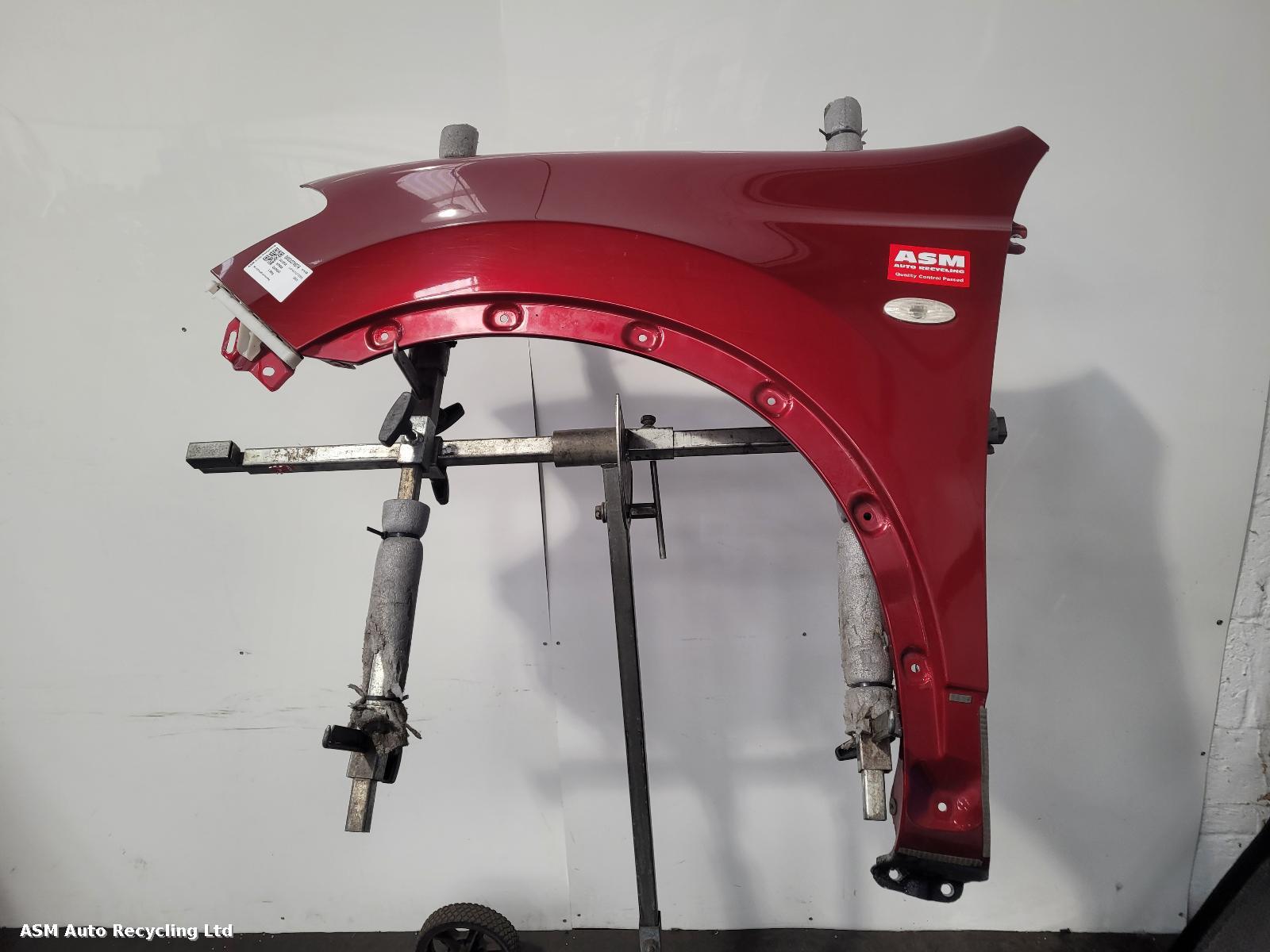 View Auto part L Wing Nissan Qashqai 2013