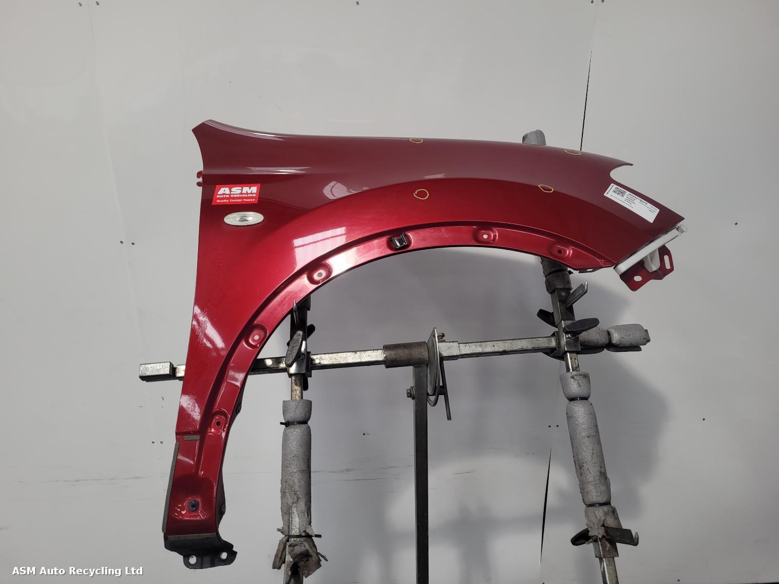 View Auto part R Wing Nissan Qashqai 2013