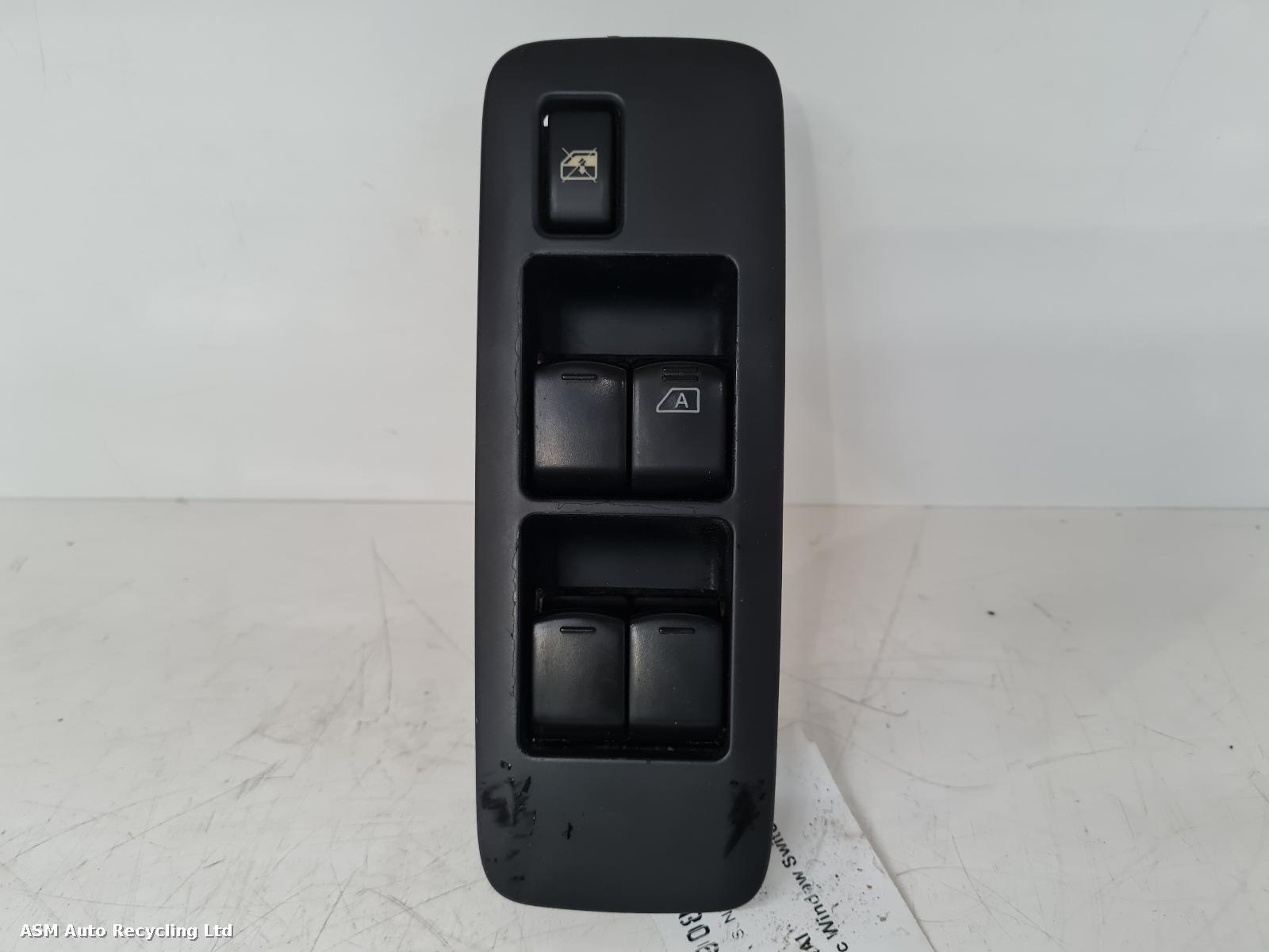 View Auto part Elect. Window Switch Nissan Qashqai 2013