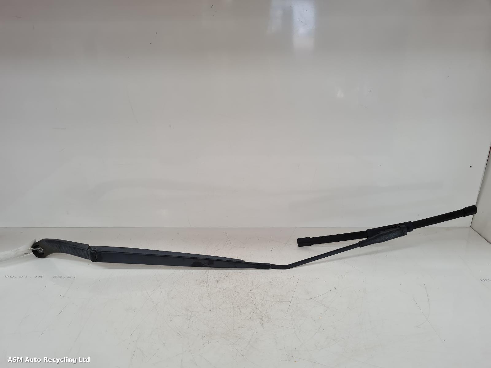 View Auto part Wiper Arm Nissan Qashqai 2013