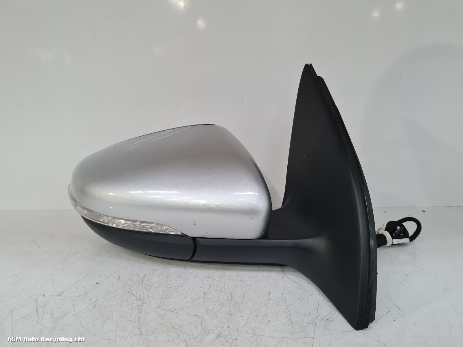 View Auto part R Door Mirror Volkswagen Golf 2011