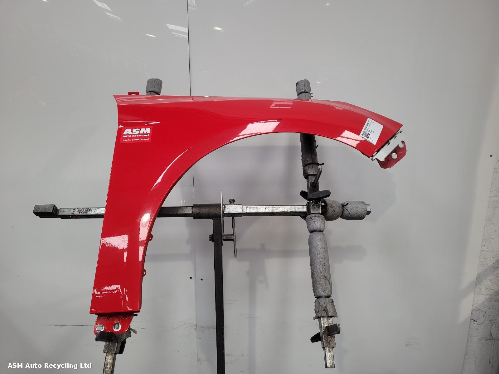 View Auto part R Wing Ford Focus 2014