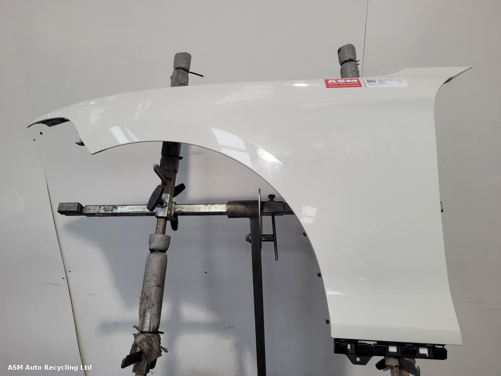 View Auto part L Wing Bmw 1 Series 2012