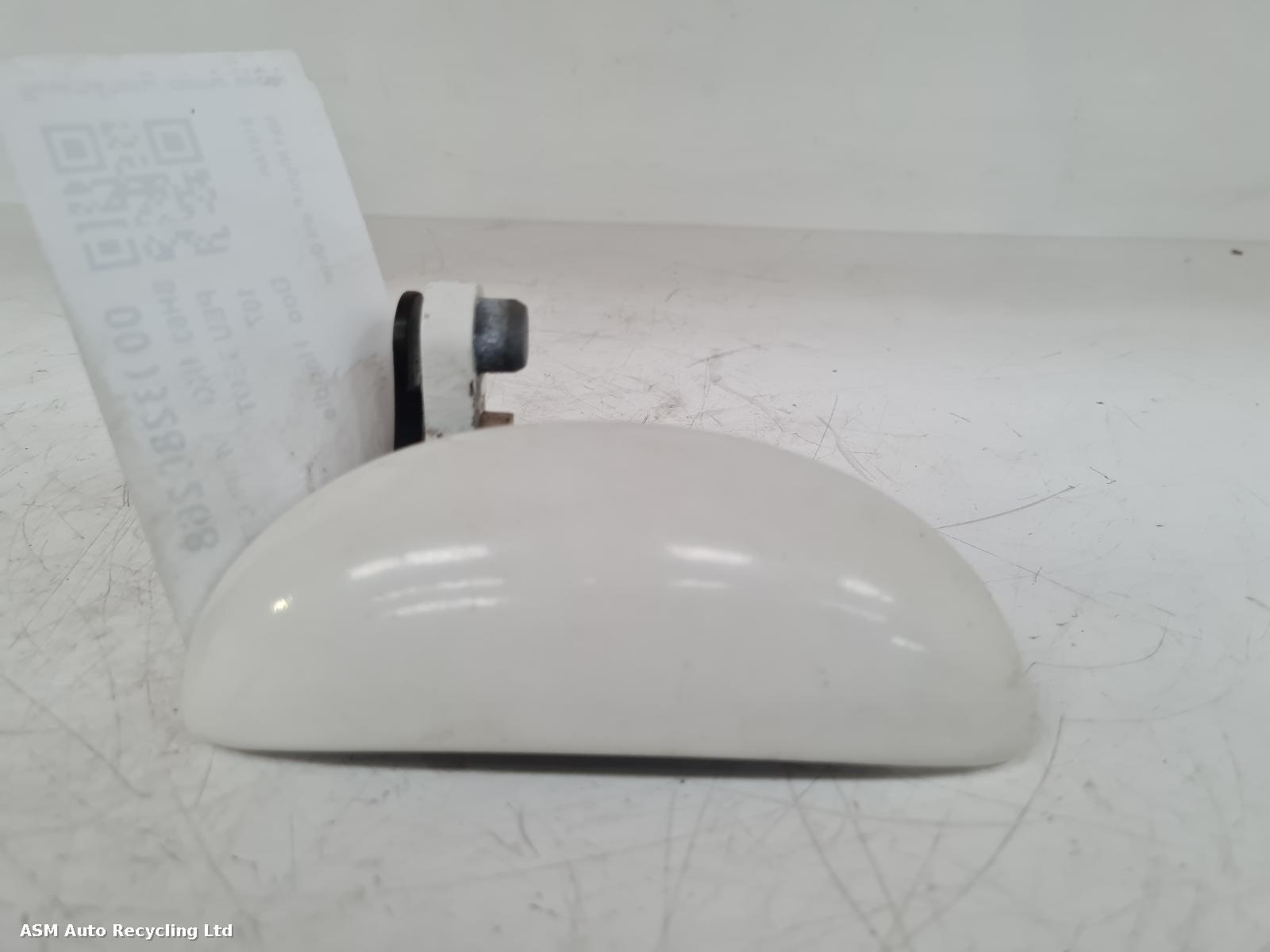 View Auto part Door Handle Peugeot 107 2013