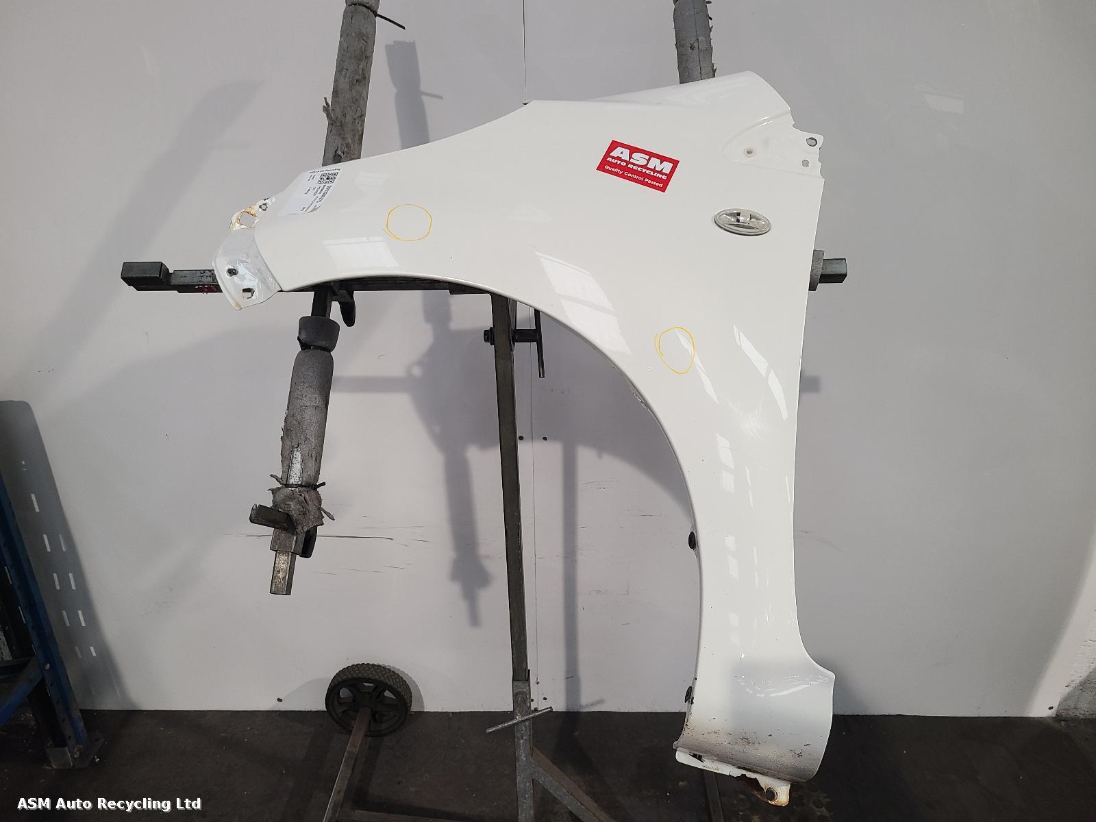 View Auto part L Wing Peugeot 107 2013