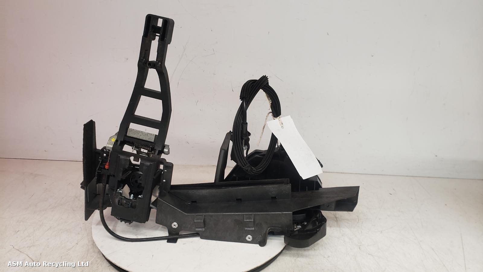 View Auto part Door Lock Assembly Ford Focus C Max 2013
