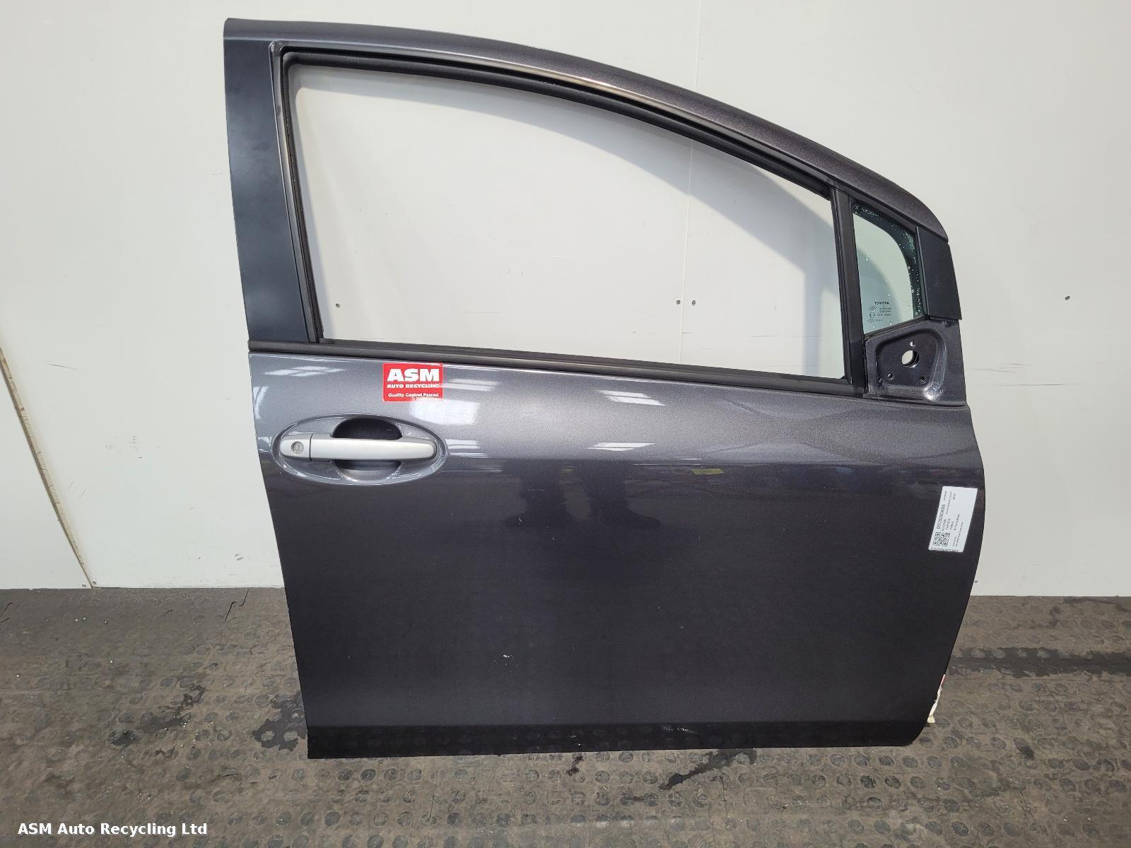 View Auto part R Front Door Toyota Yaris 2010