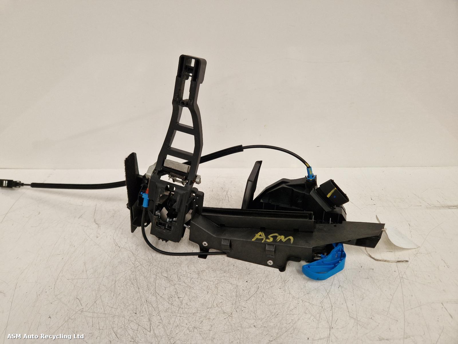 View Auto part Door Lock Assembly Ford Focus C Max 2016