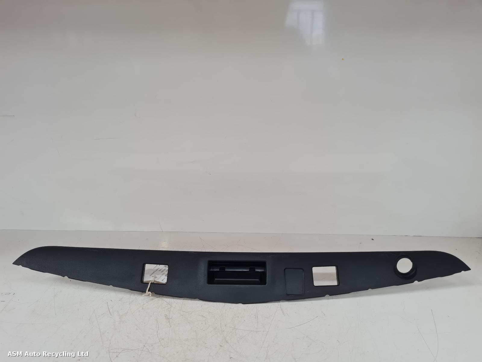 View Auto part Tailgate Handle Mercedes E Class 2010