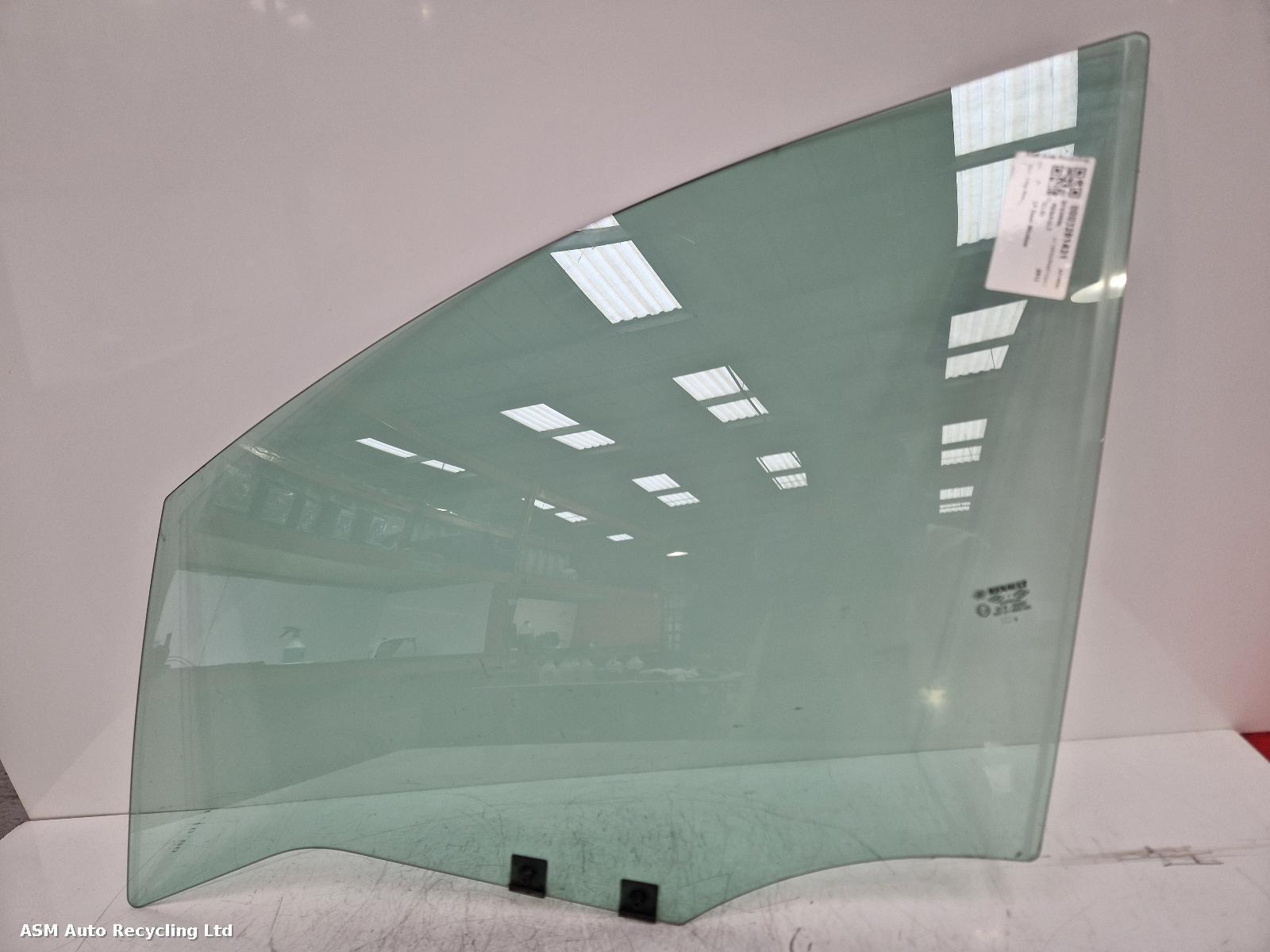 View Auto part LF Door Window Renault Clio 2013
