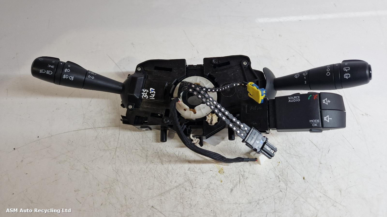 View Auto part Combination Switch Renault Clio 2013