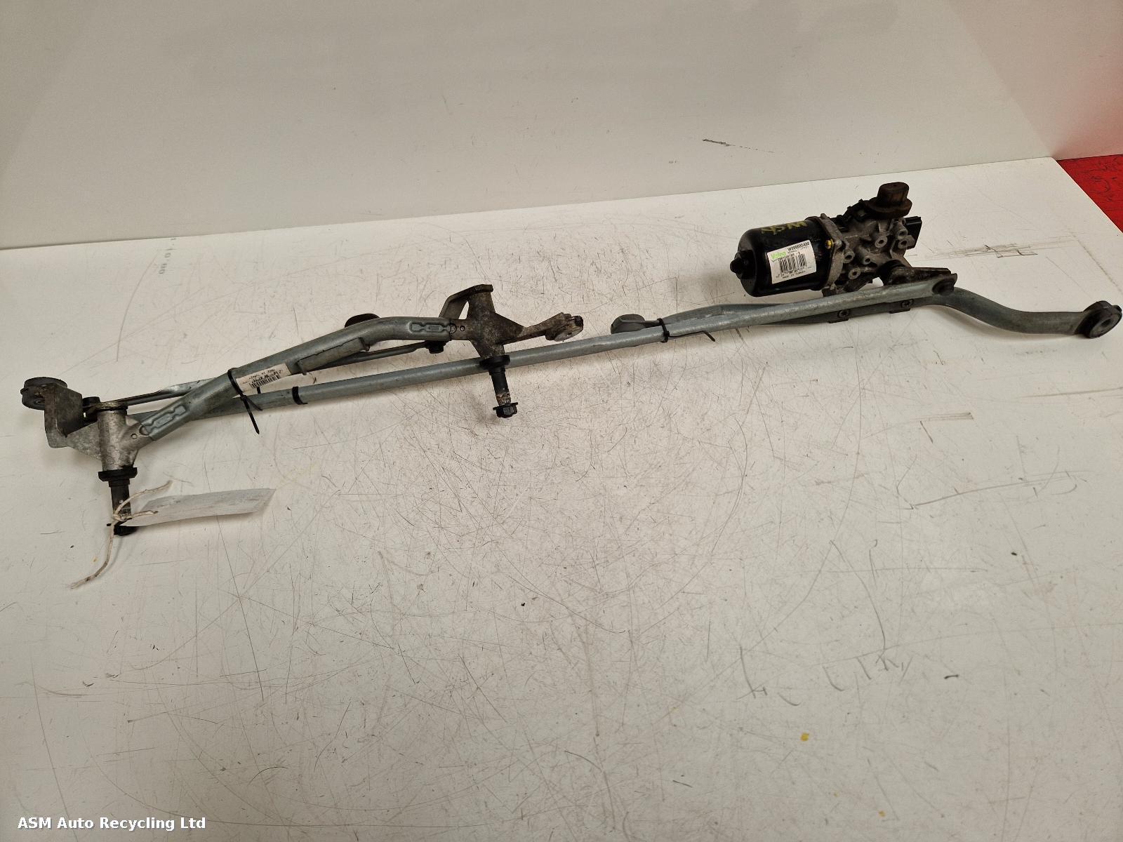 View Auto part Wiper Motor Front Renault Clio 2013