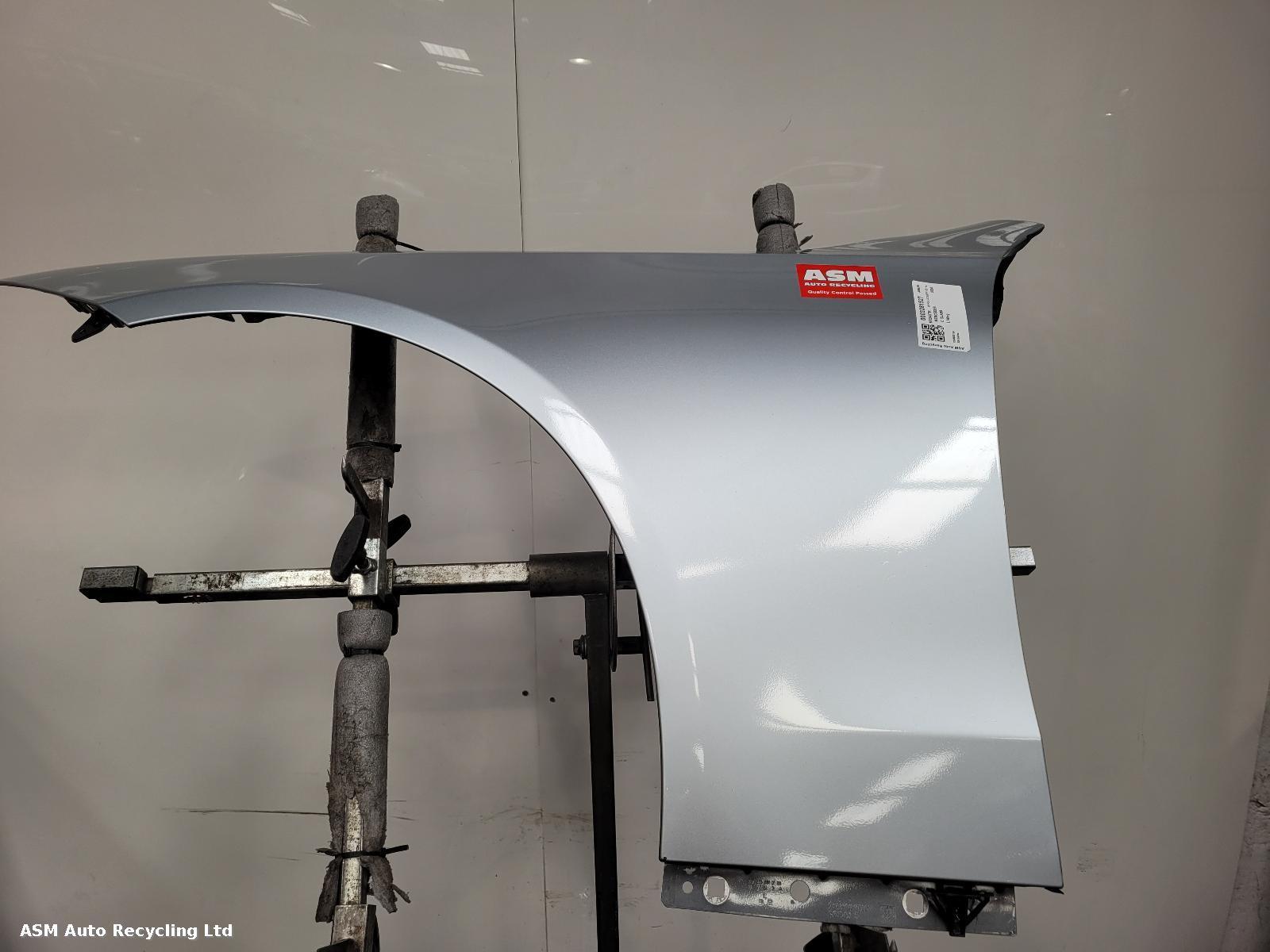 View Auto part L Wing Mercedes C Class 2024