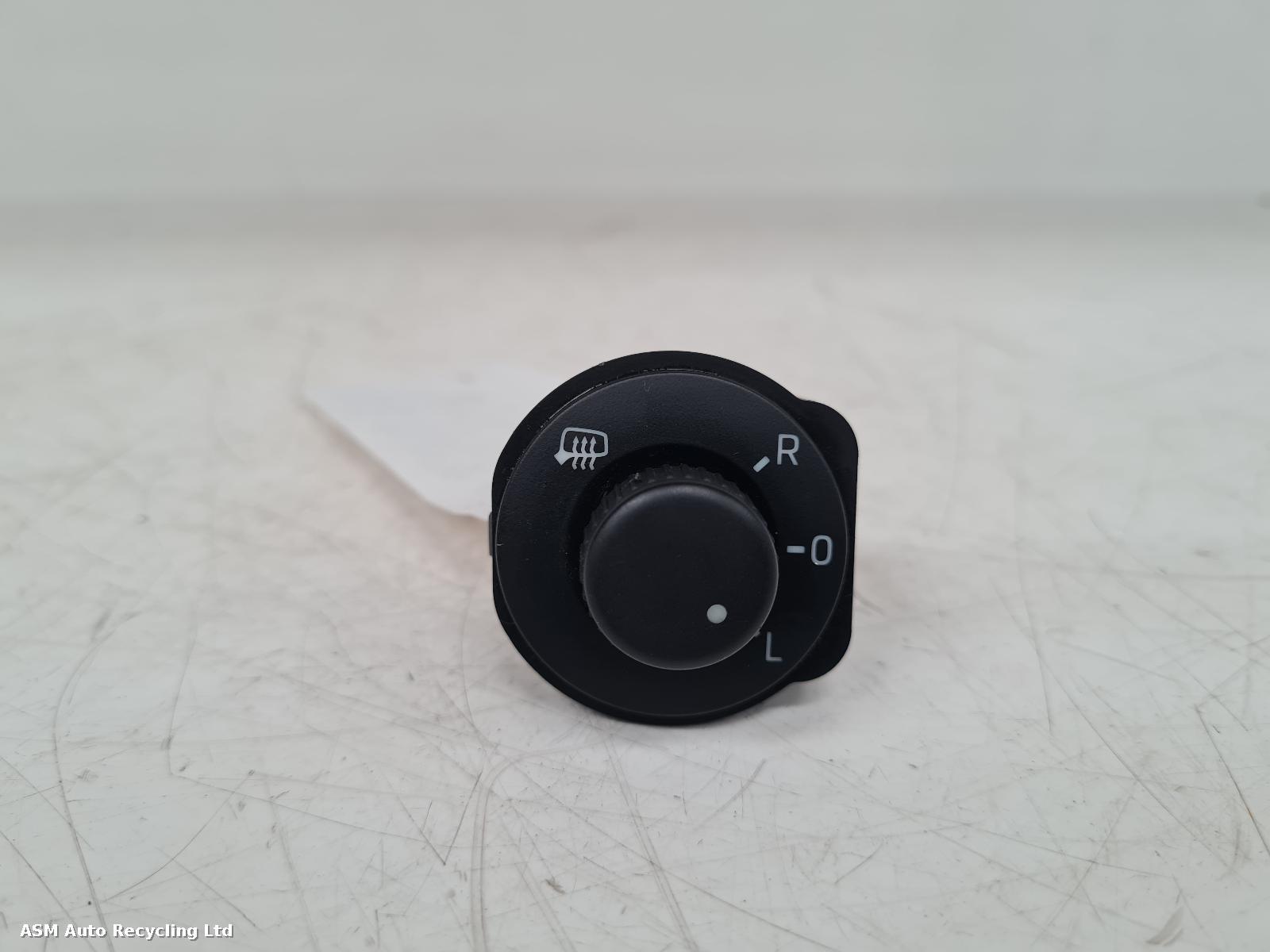 View Auto part Mirror Switch Skoda Octavia 2012