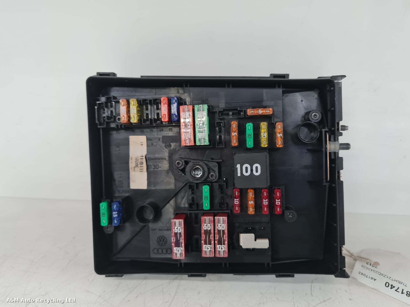 View Auto part Fuse Box Skoda Octavia 2012