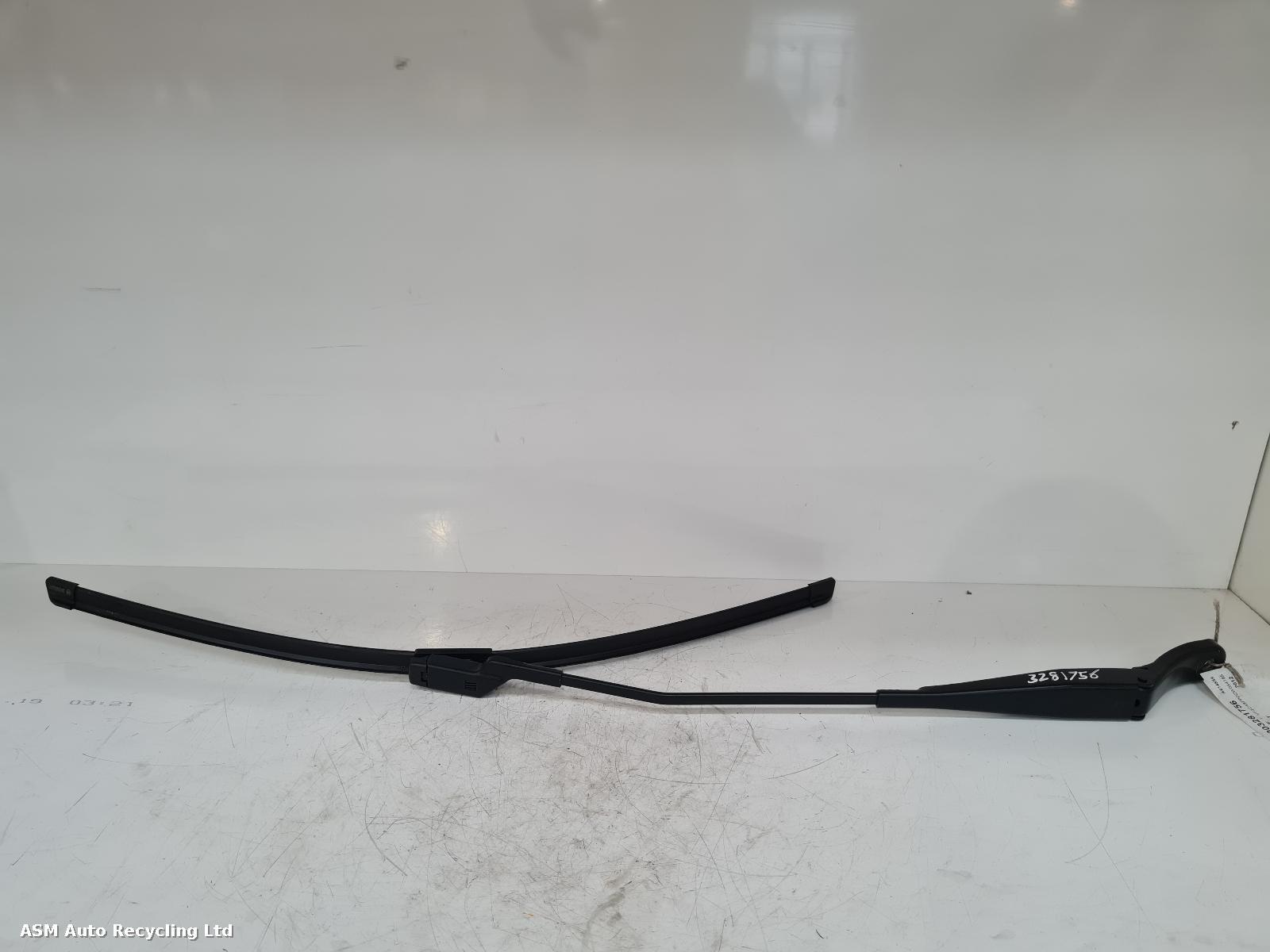 View Auto part Wiper Arm Peugeot 208 2012