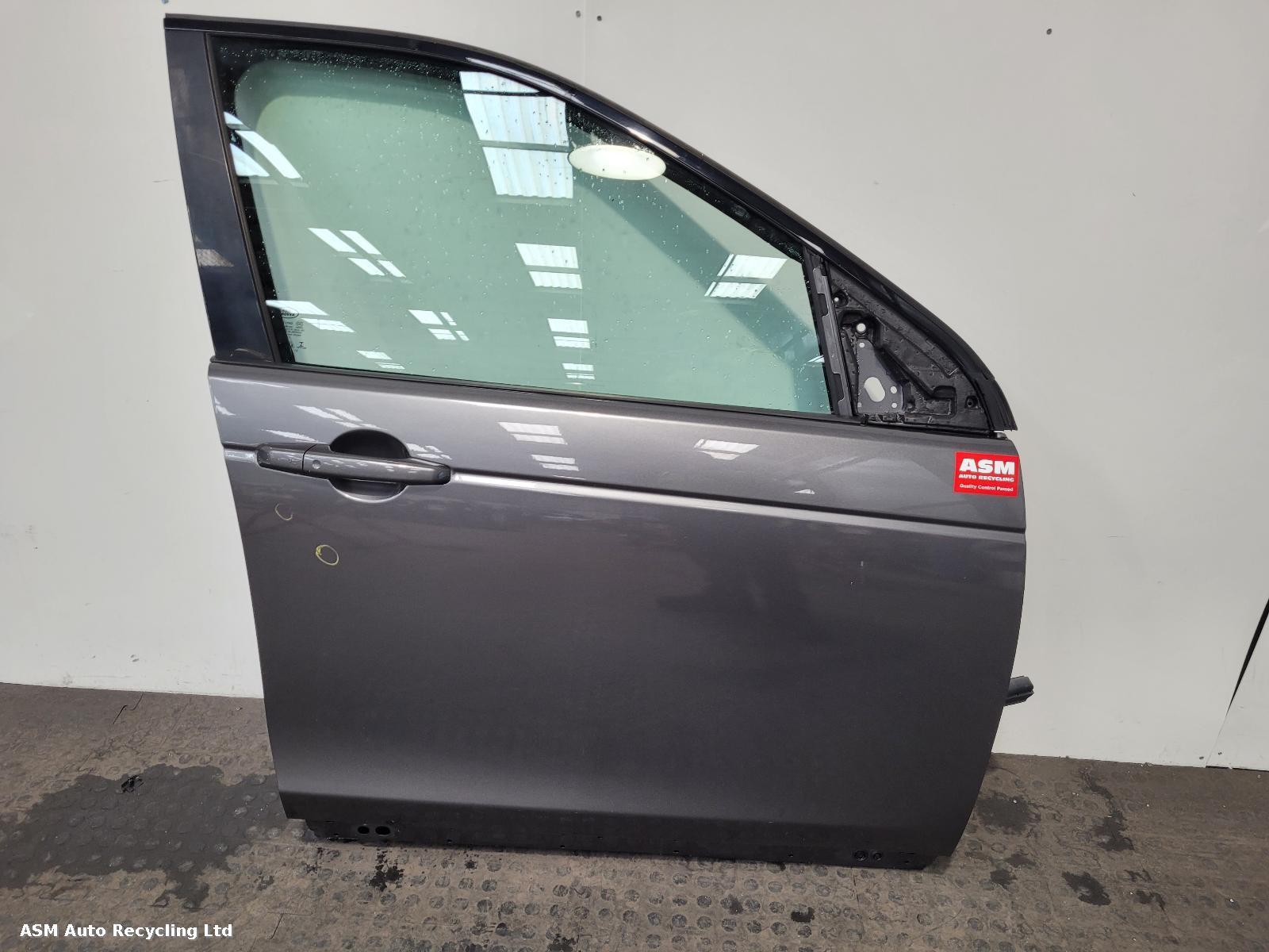 View Auto part R Front Door Land Rover Discovery Sport 2015