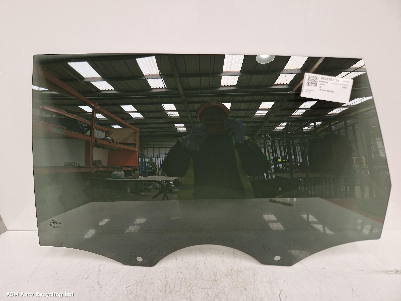View Auto part LR Door Window Audi Q7 2006