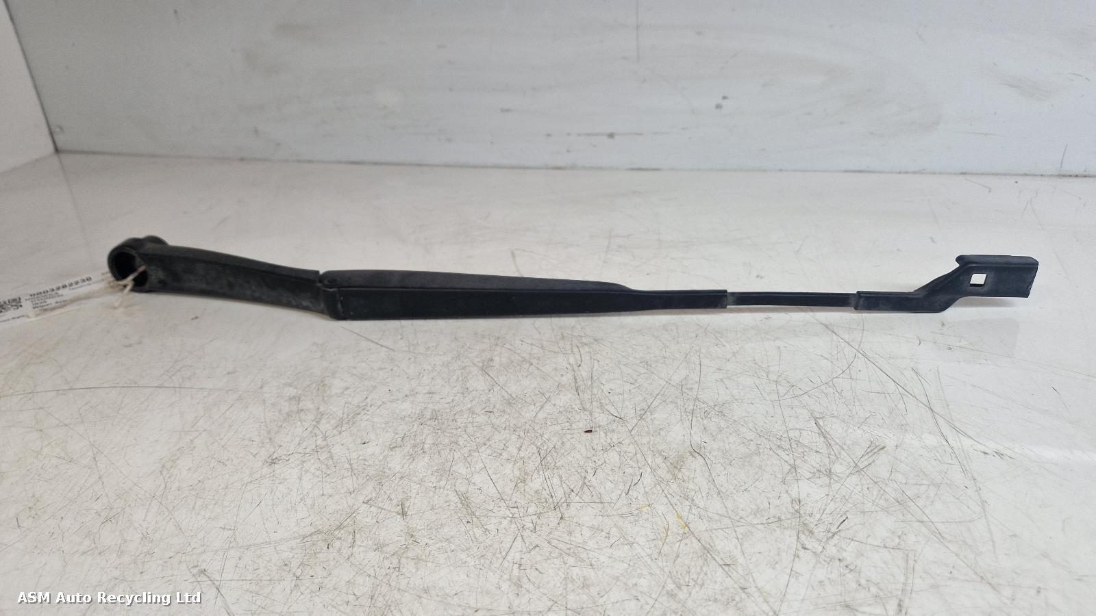 View Auto part Wiper Arm Hyundai Ix20 2014