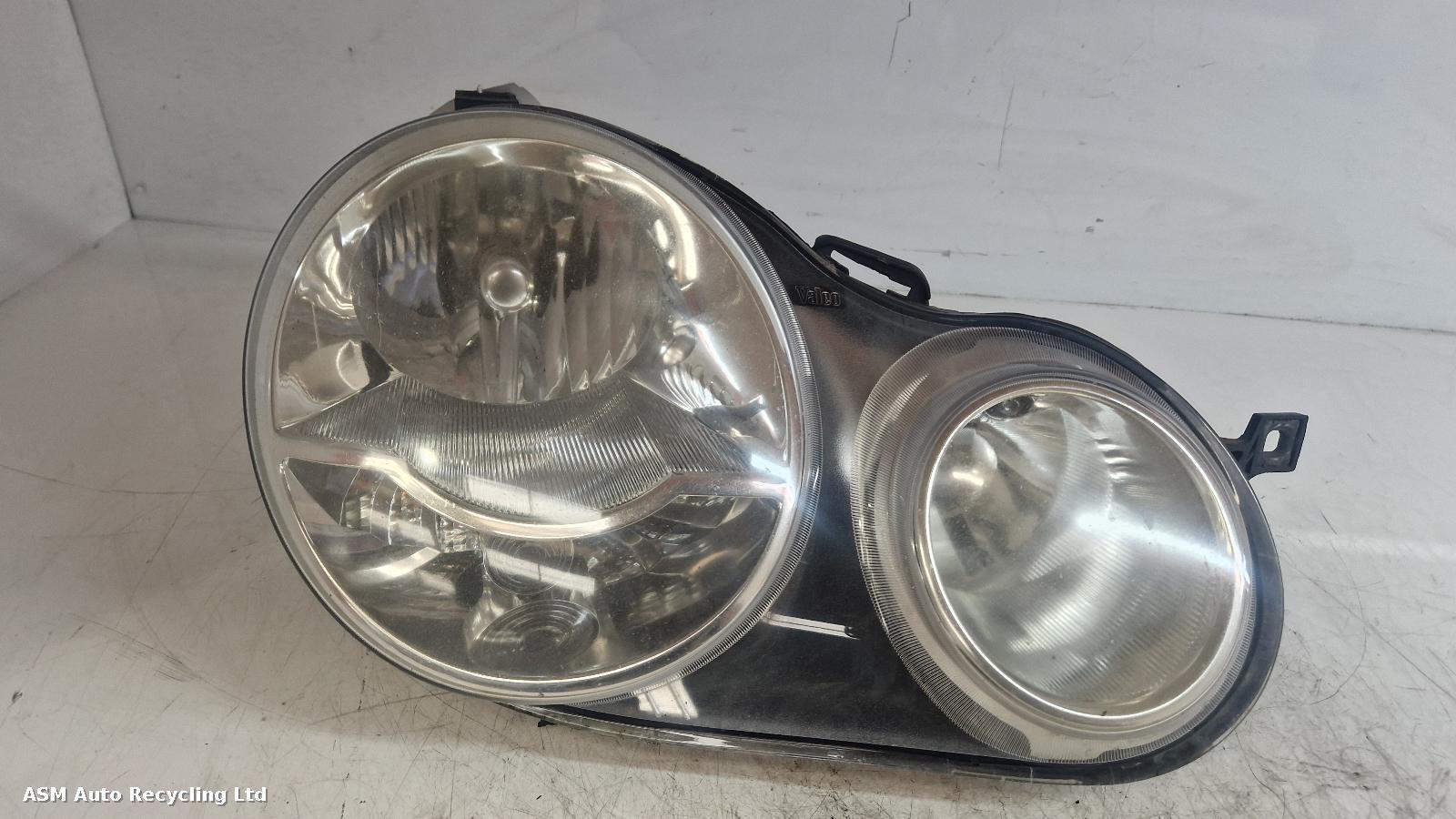 View Auto part R Headlamp Volkswagen Polo 2005