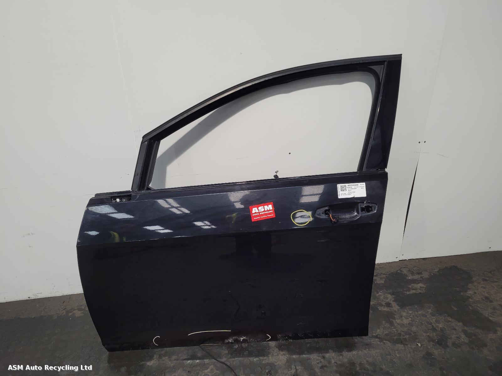 View Auto part L Front Door Volkswagen Golf 2019