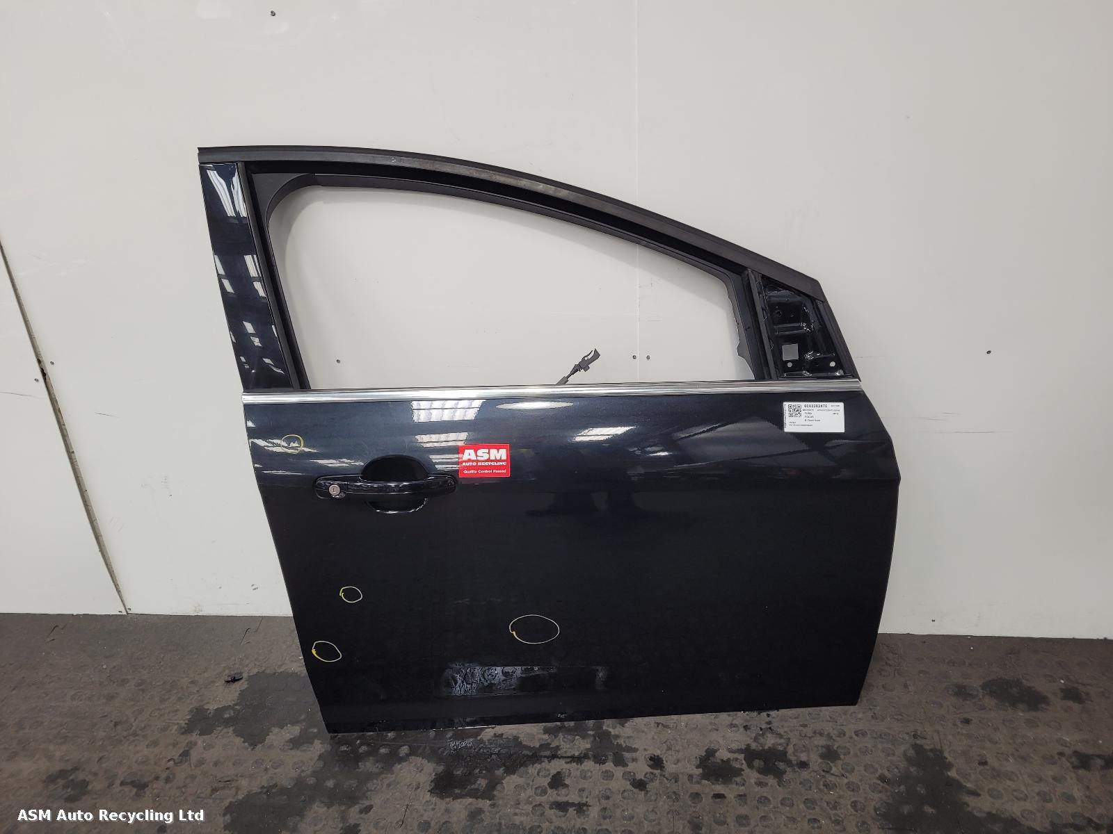 View Auto part R Front Door Ford Focus 2013