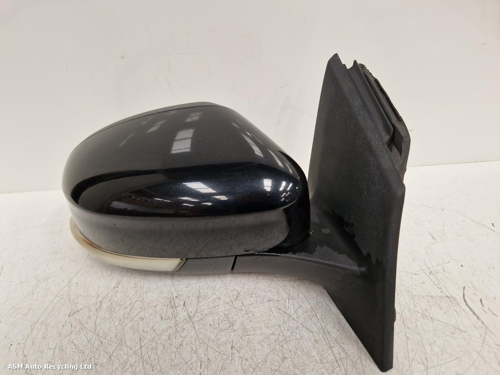 View Auto part R Door Mirror Ford Focus 2013