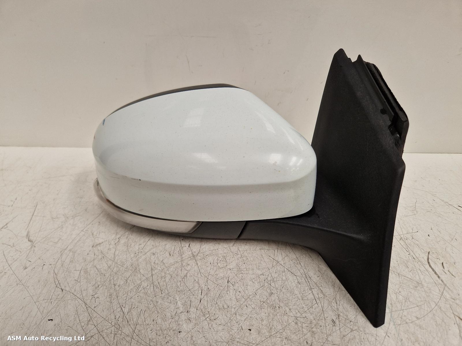 View Auto part R Door Mirror Ford Focus 2016