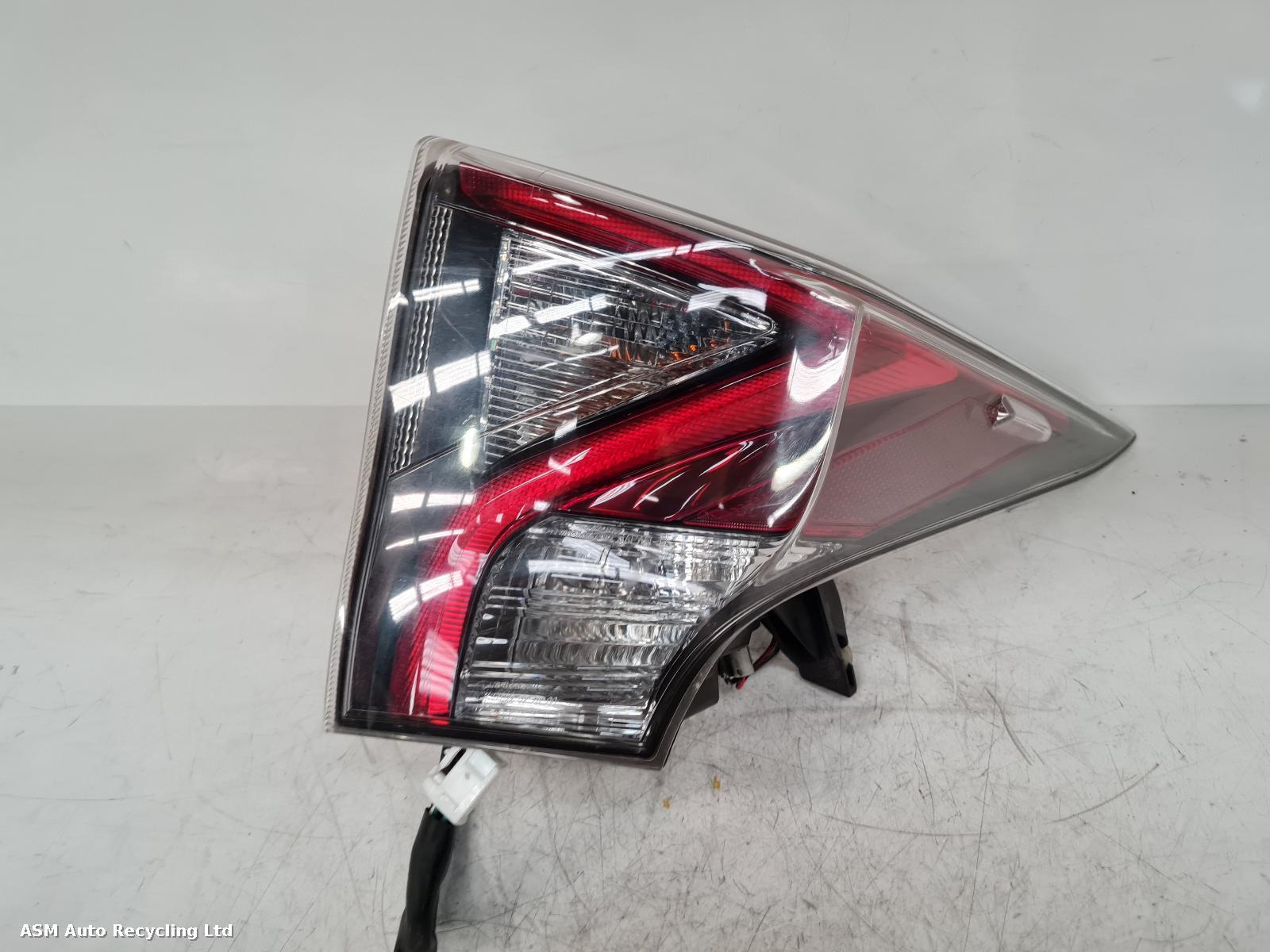 View Auto part R Taillight Toyota Prius 2016