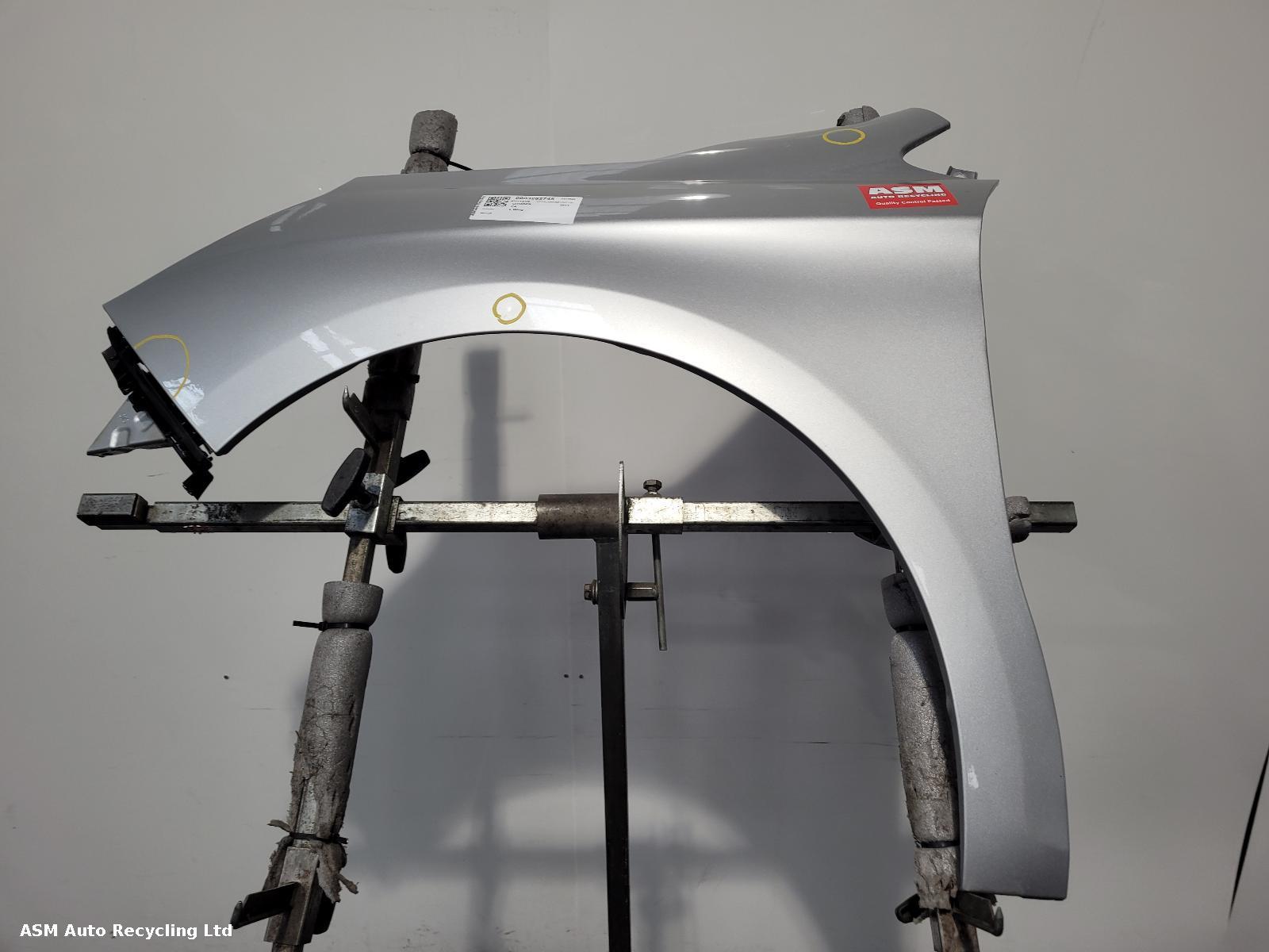View Auto part L Wing Citroen C4 2011
