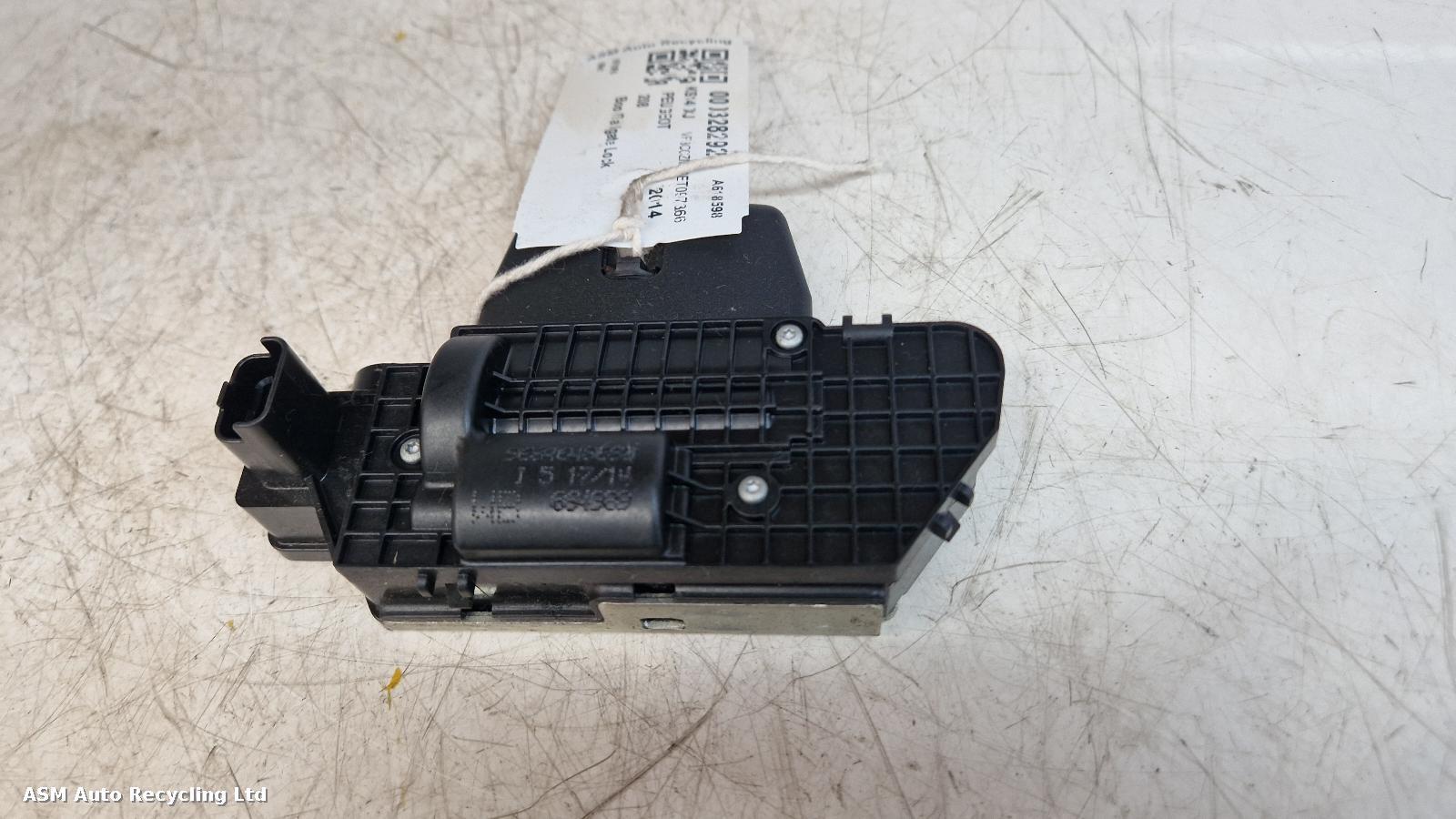 View Auto part Bootlid/Tailgate Lock Peugeot 208 2014
