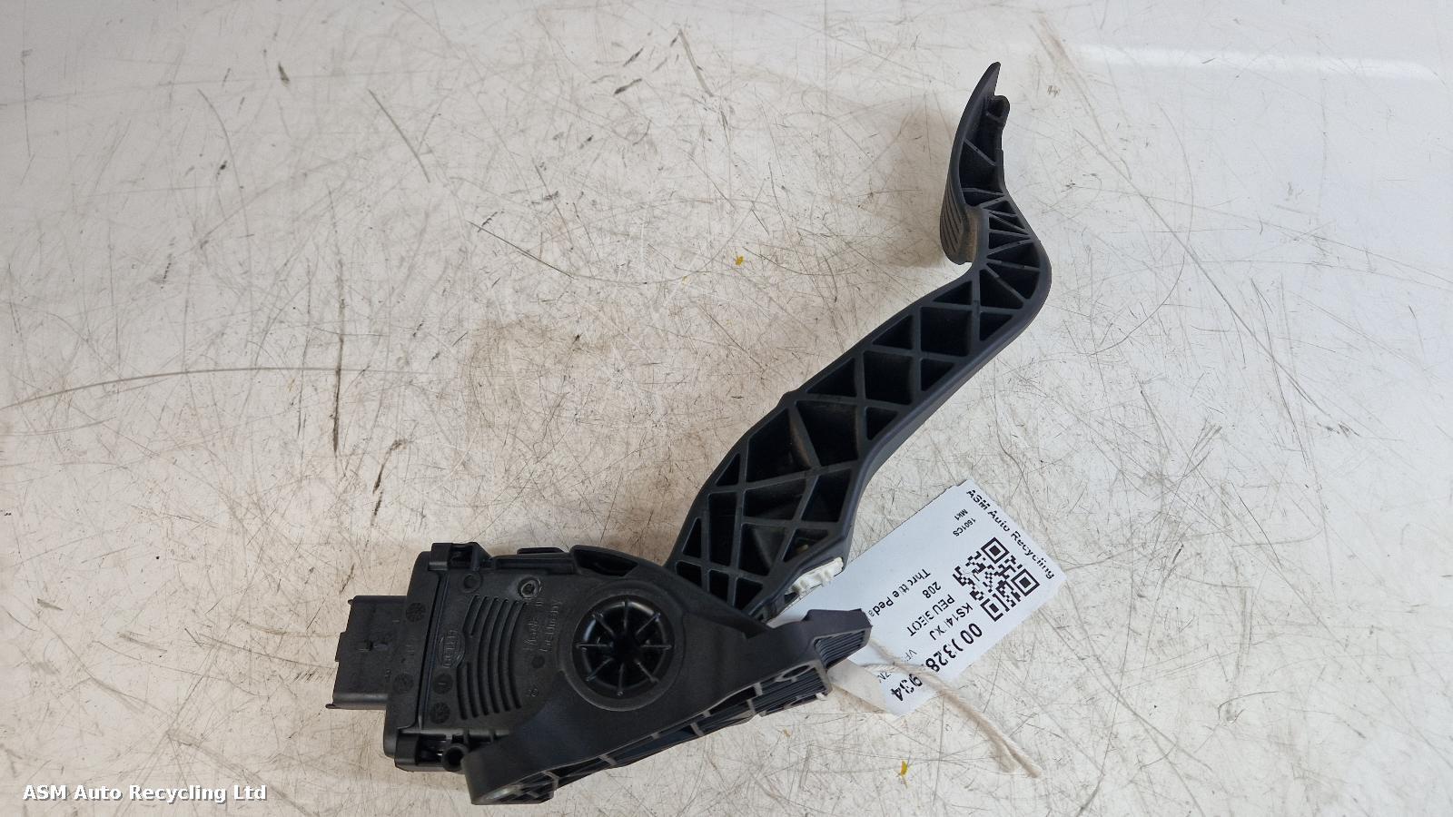 View Auto part Pedal Potentiometer Peugeot 208 2014