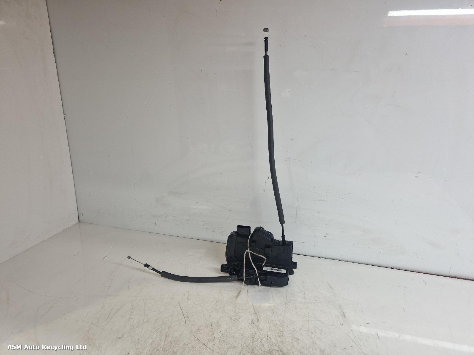View Auto part Door Lock Assembly Kia Sportage 2013