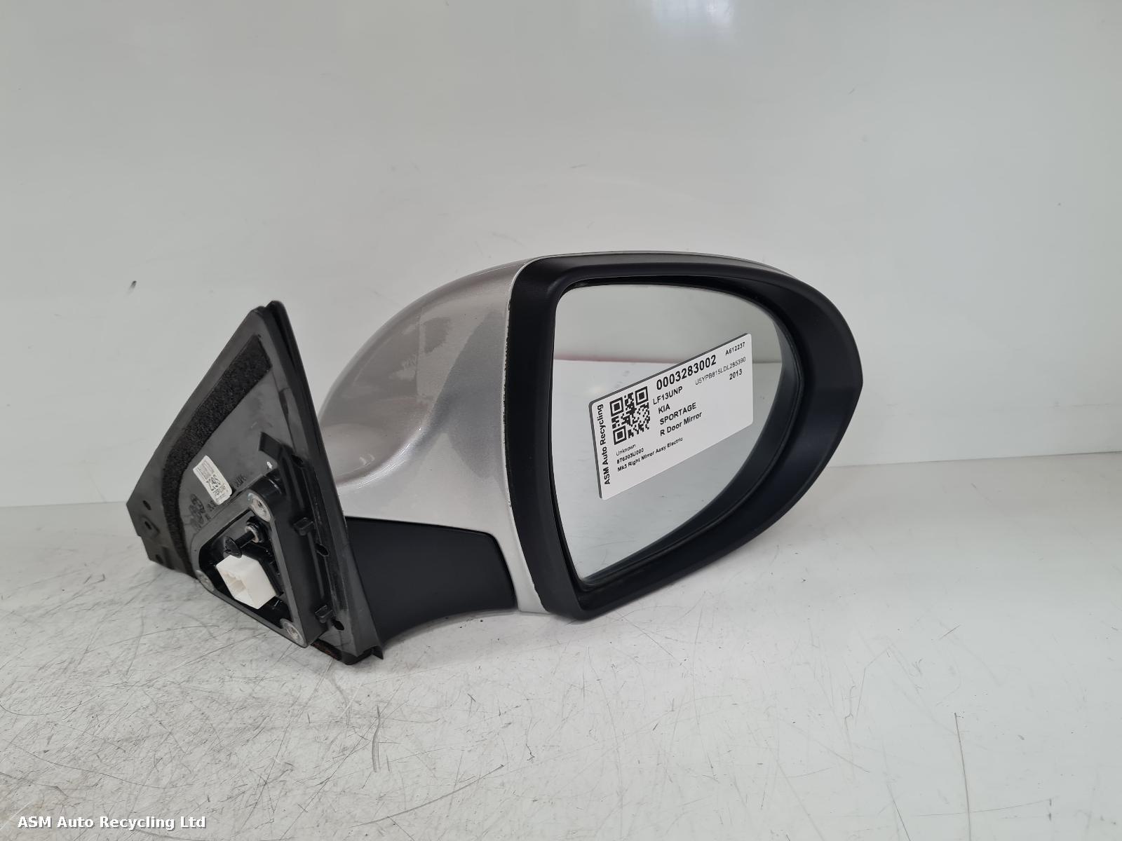 View Auto part R Door Mirror Kia Sportage 2013