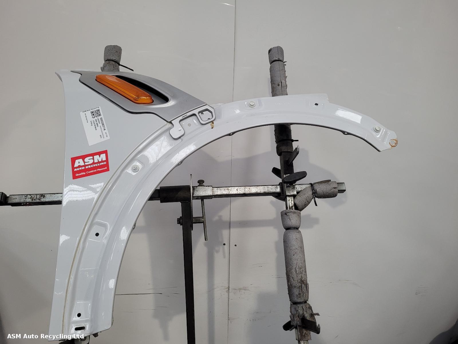 View Auto part R Wing Mini (bmw) Countryman 2013