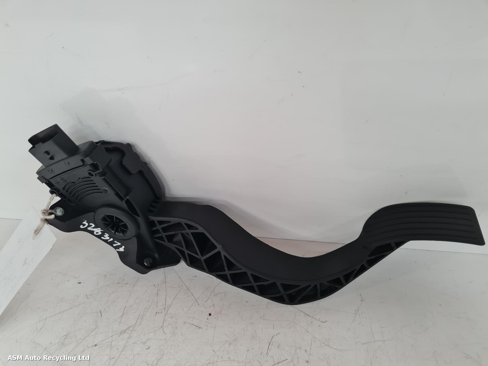 View Auto part Pedal Potentiometer Peugeot 208 2013