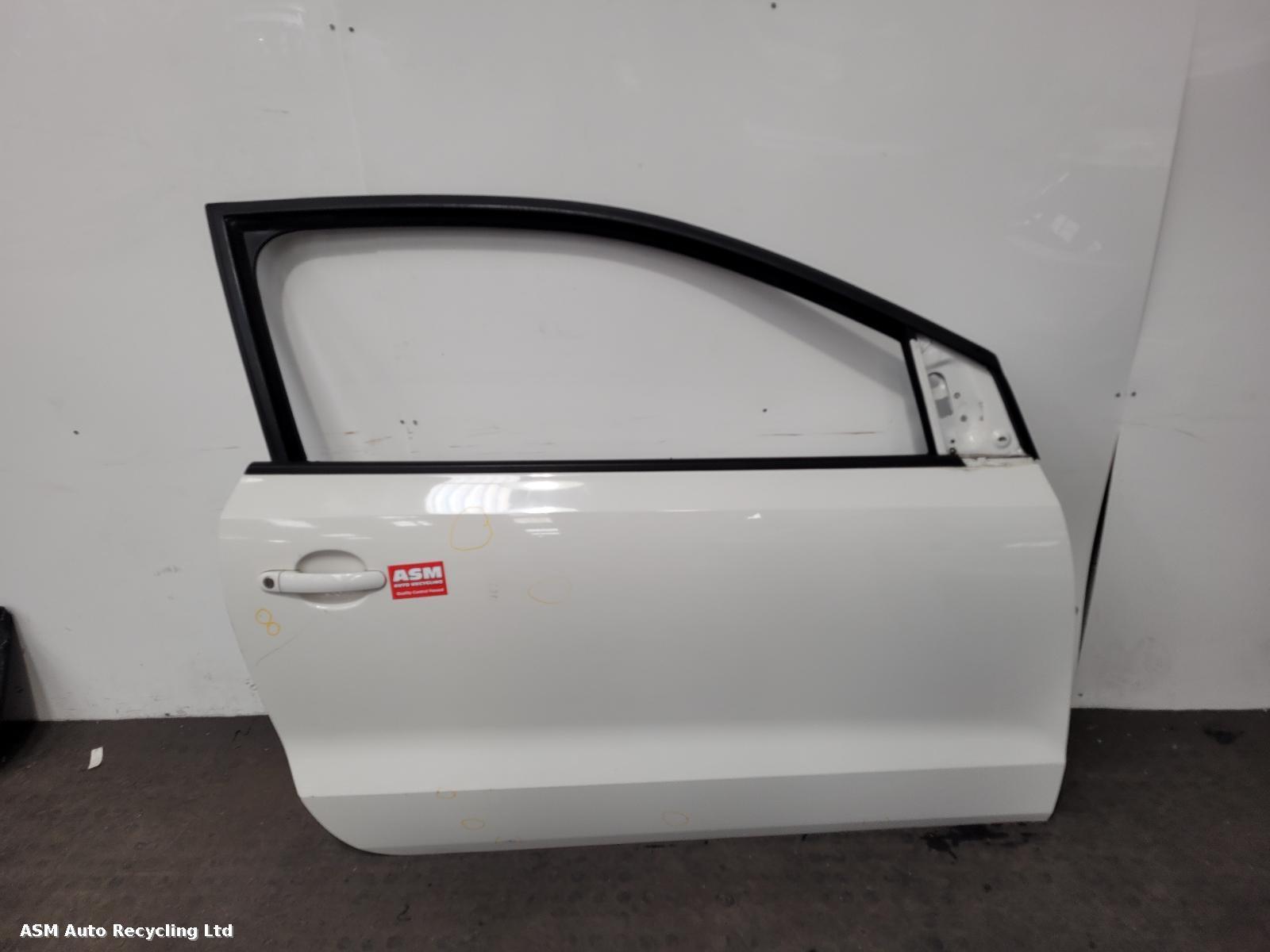 View Auto part R Front Door Volkswagen Polo 2012