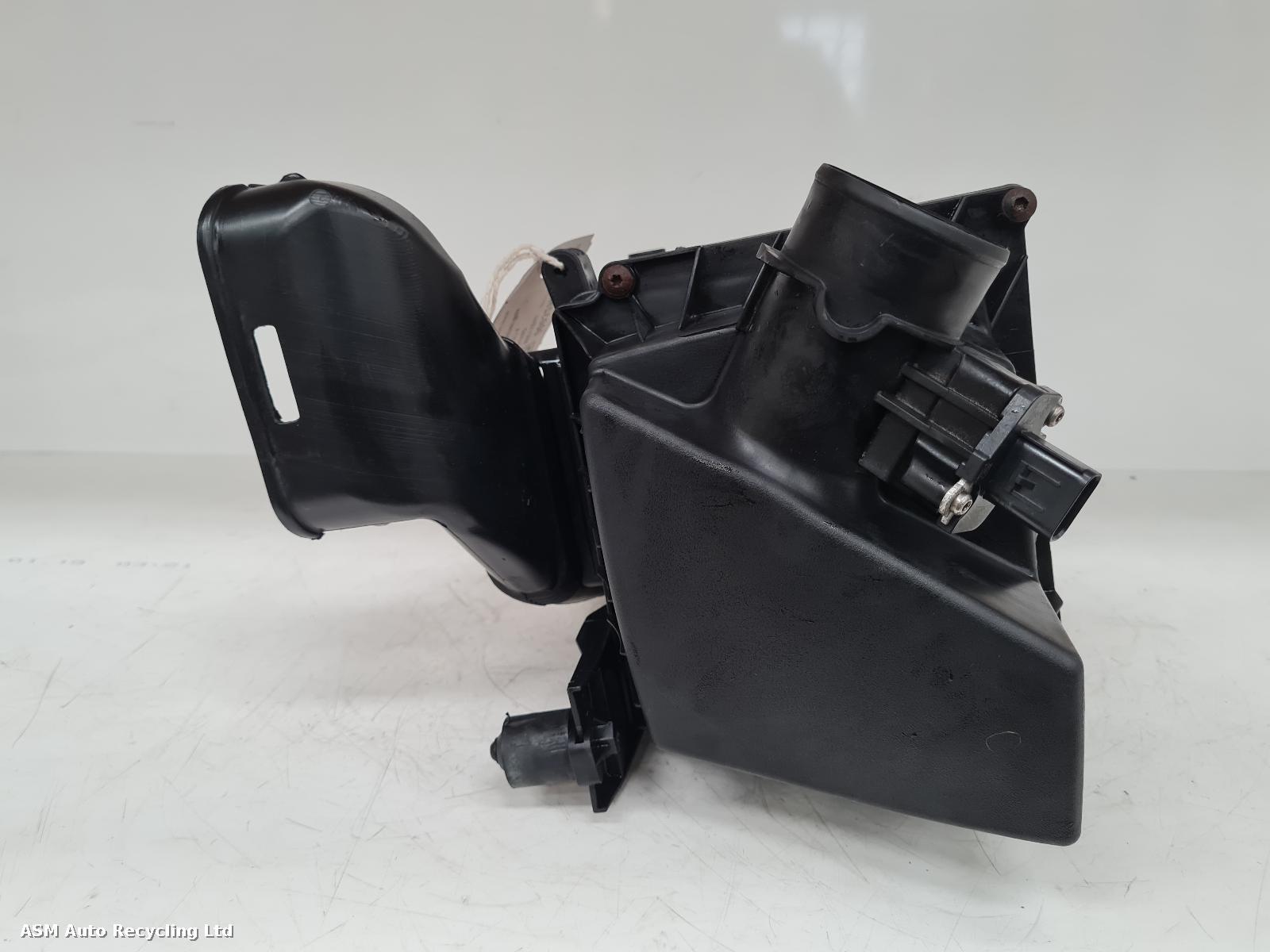 View Auto part Air Cleaner/Box Ford Fiesta 2013
