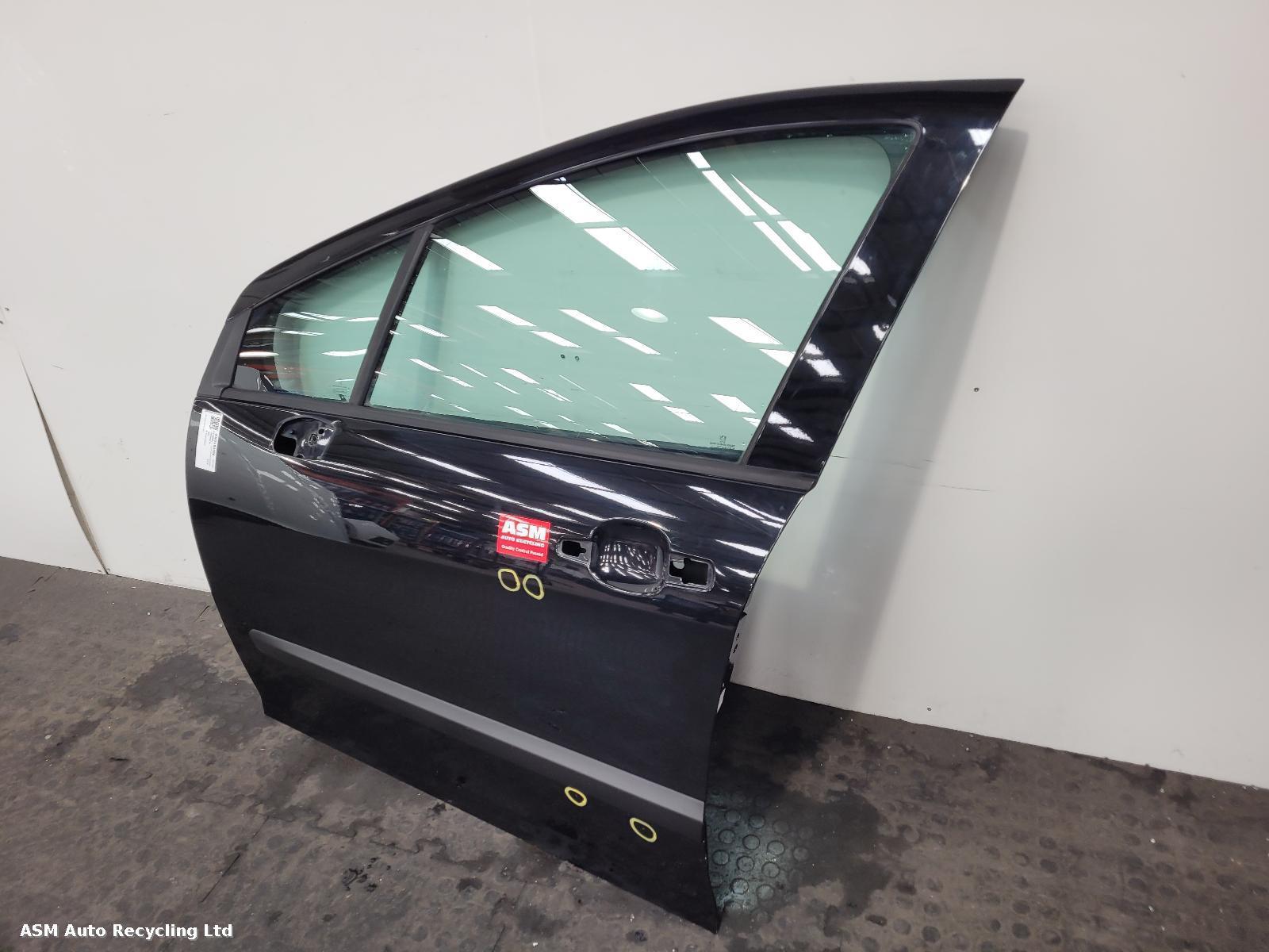 View Auto part L Front Door Peugeot 308 2010