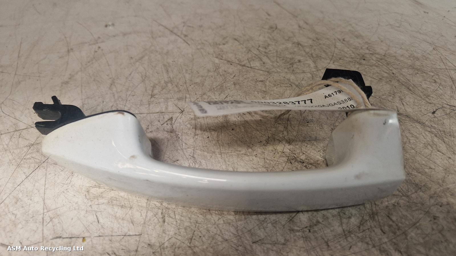 View Auto part Door Handle Ford Fiesta 2010