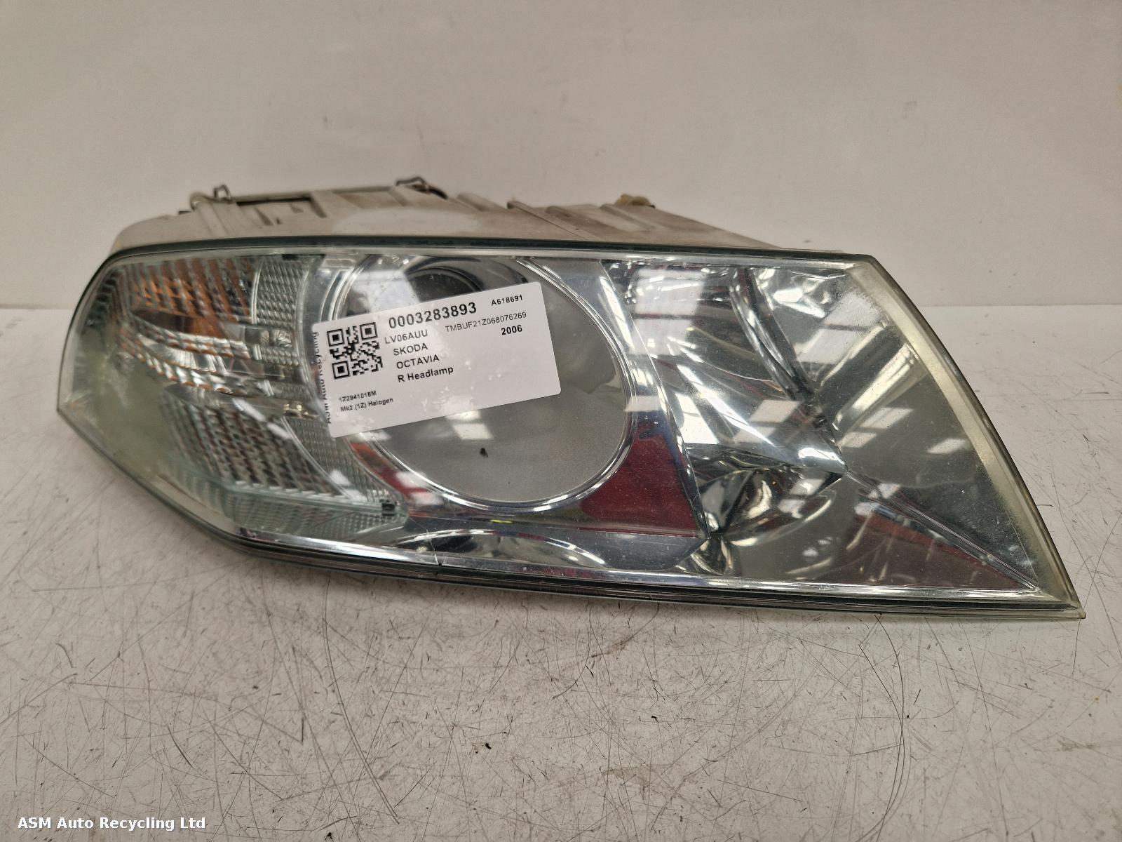 View Auto part R Headlamp Skoda Octavia 2006