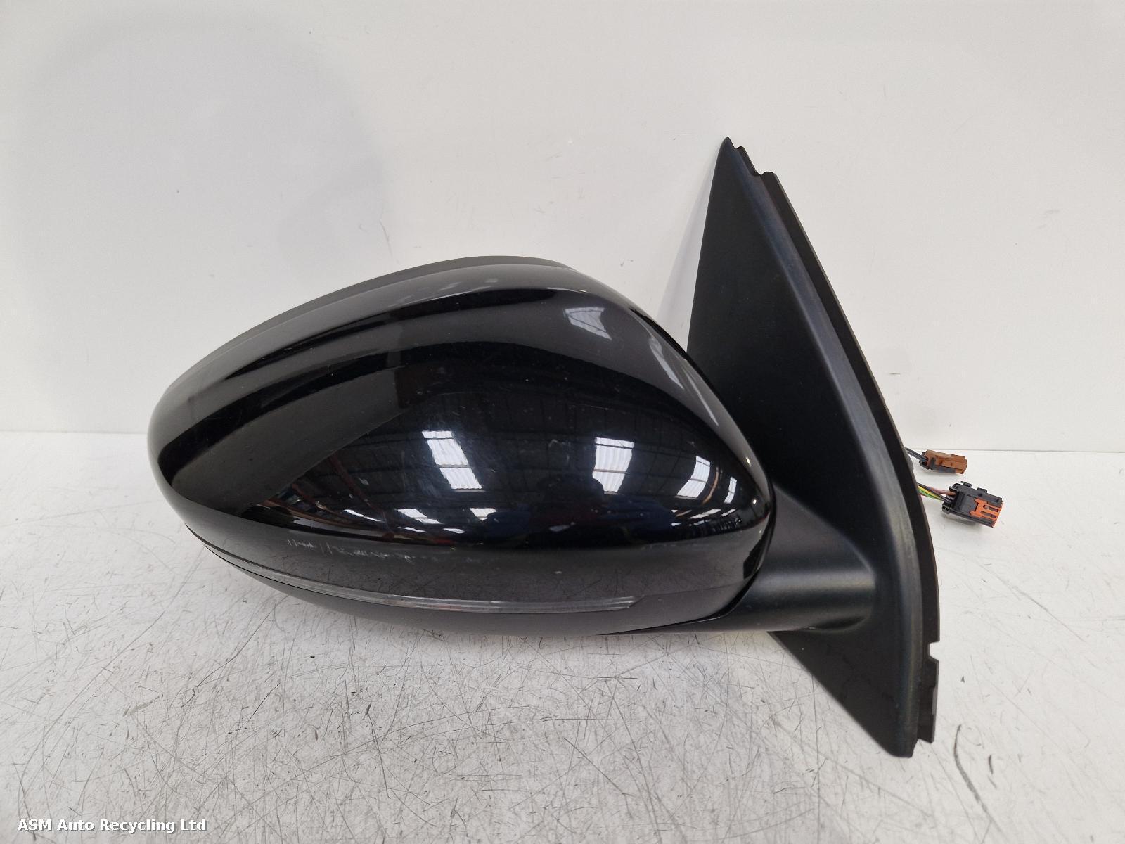 View Auto part R Door Mirror Peugeot 308 2019