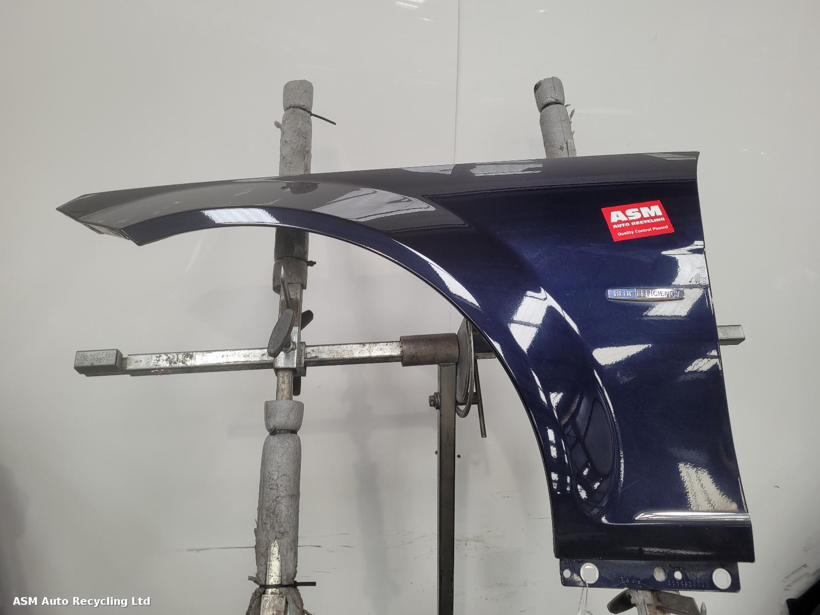 View Auto part L Wing Mercedes C Class 2011