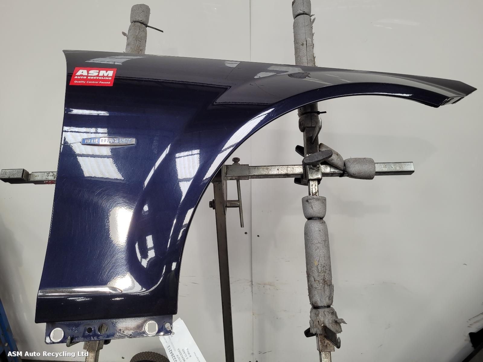 View Auto part R Wing Mercedes C Class 2011