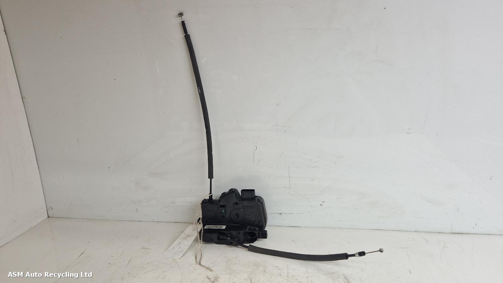 View Auto part Door Lock Assembly Kia Sportage 2014