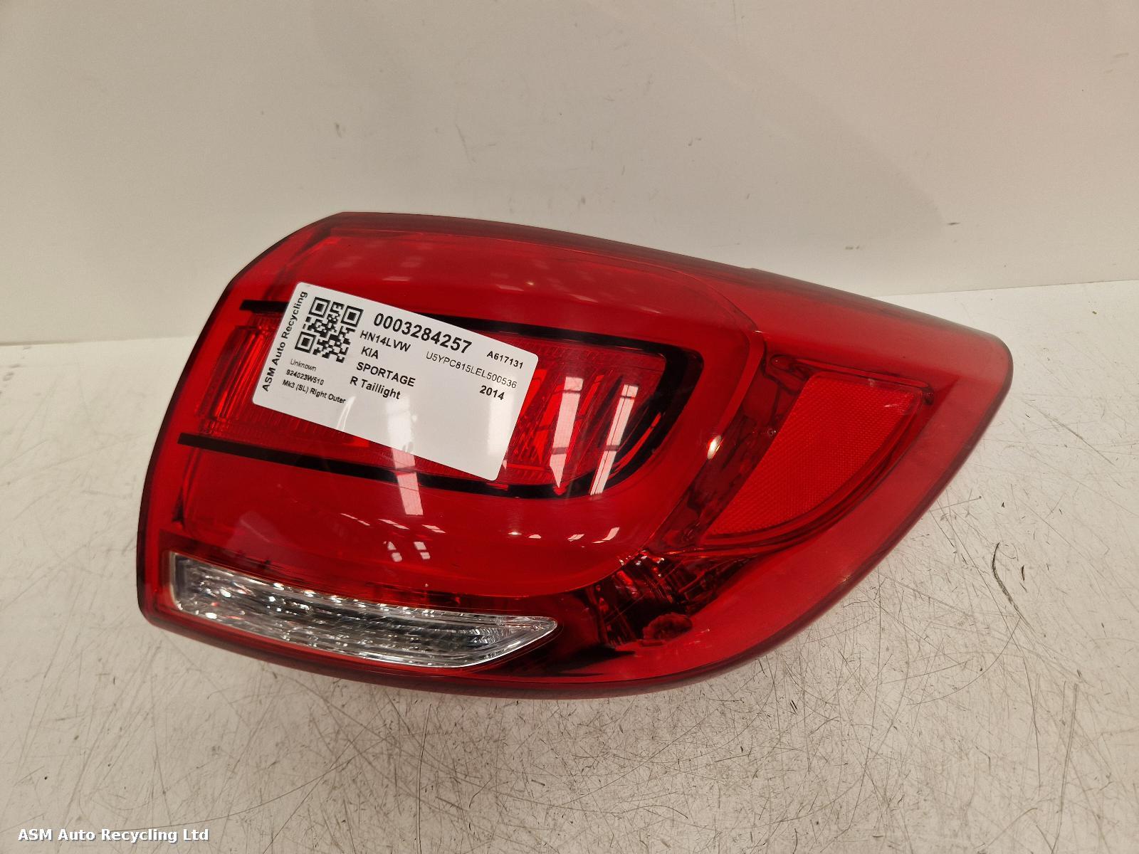 View Auto part R Taillight Kia Sportage 2014
