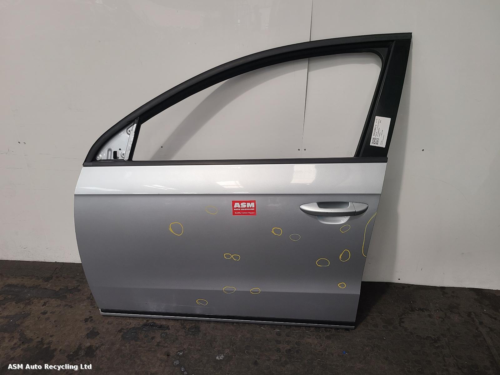 View Auto part L Front Door Volkswagen Passat 2014