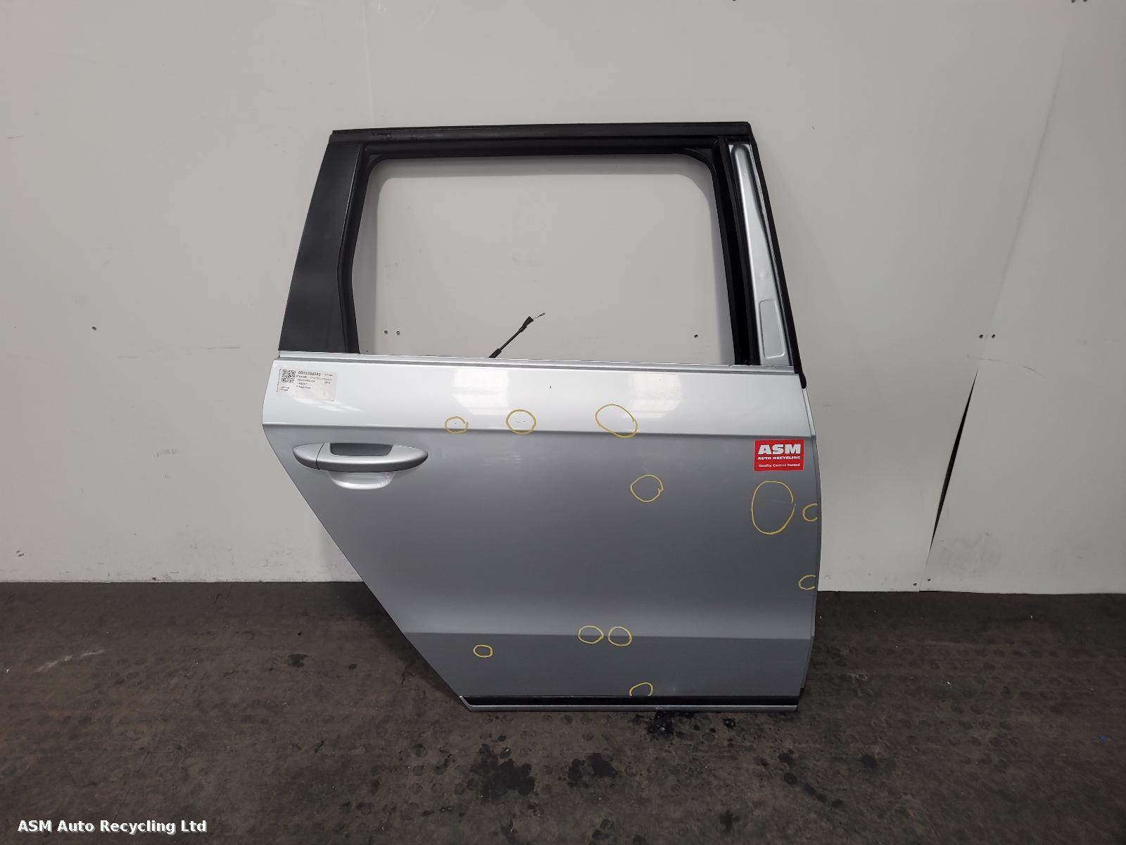View Auto part R Rear Door Volkswagen Passat 2014