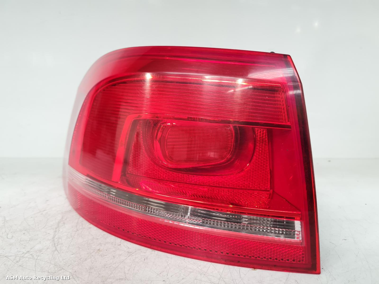 View Auto part L Taillight Volkswagen Passat 2014