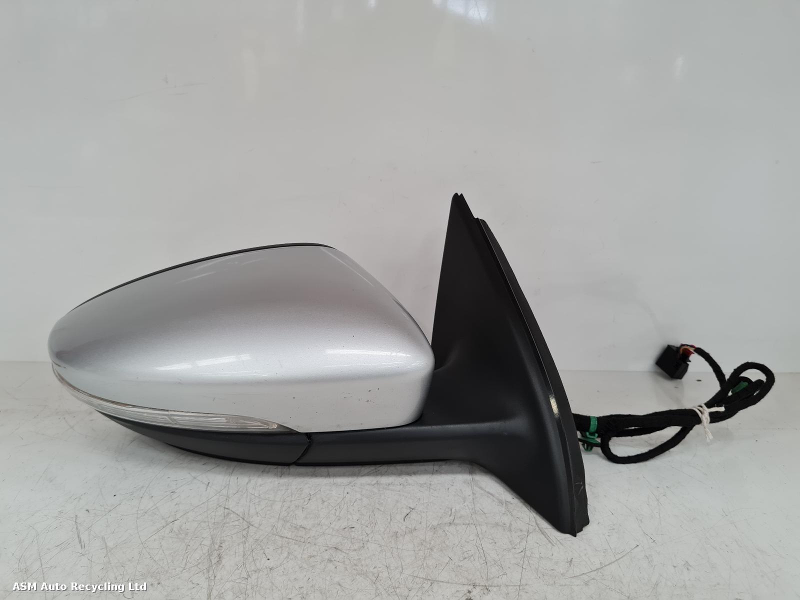 View Auto part R Door Mirror Volkswagen Passat 2014